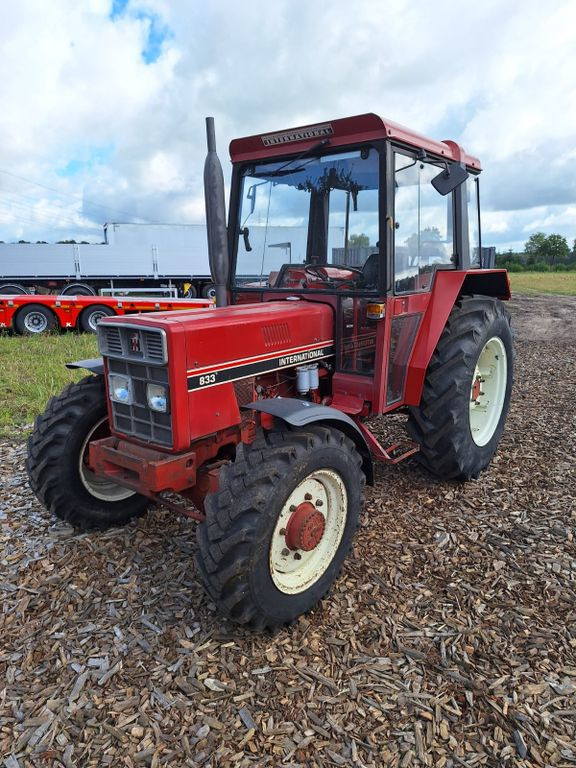 IHC 833 Allrad Kabine IHC 833 Allrad Kabine - Tractor: foto 1 IHC 833 Allrad Kabine IHC 833 Allrad Kabine - Tractor: foto 1