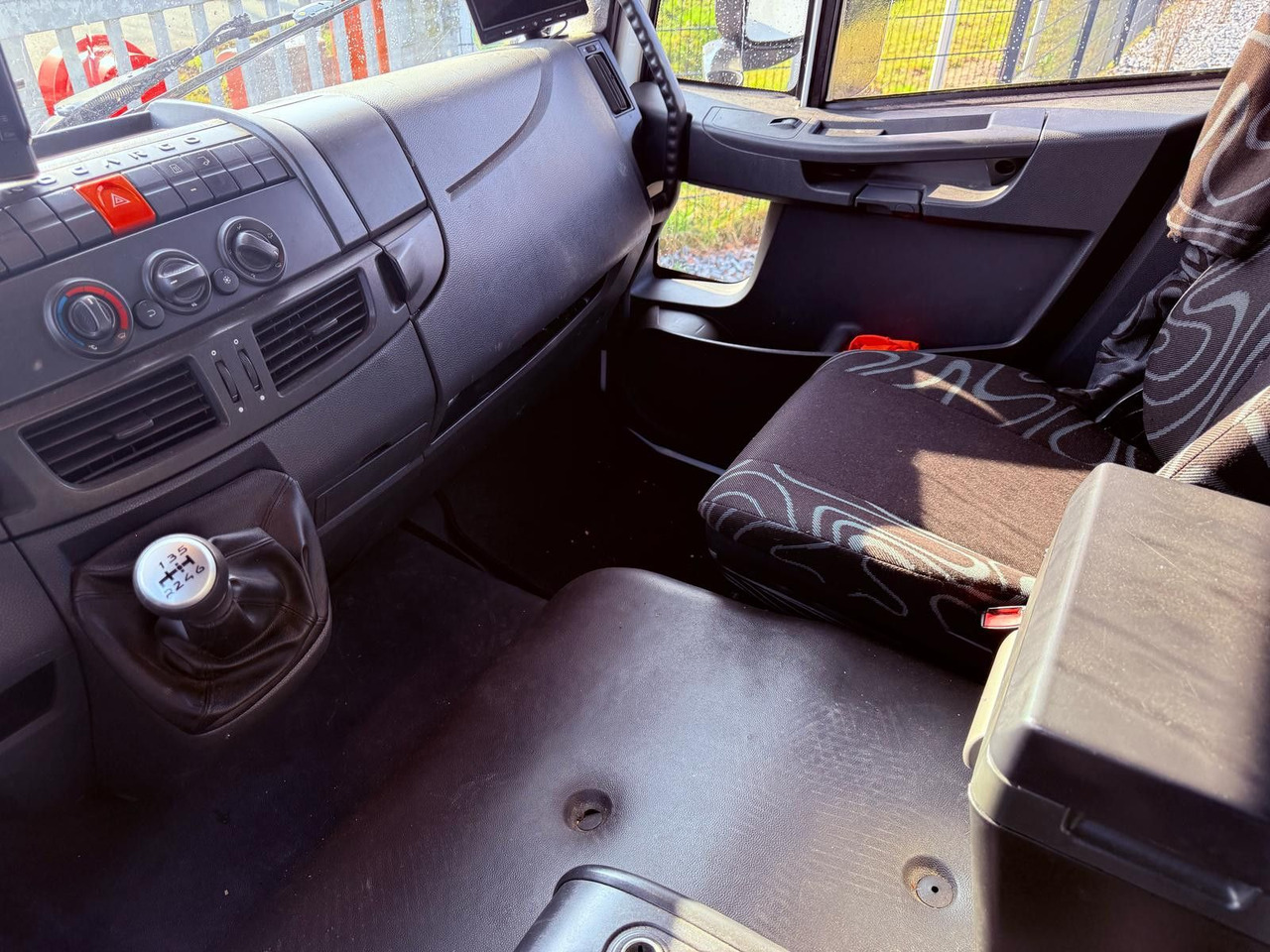 Furgoneta caja cerrada nuevo Iveco EEV 80E22 EuroCargo Koffer mit Ladebordwand 1T: foto 12