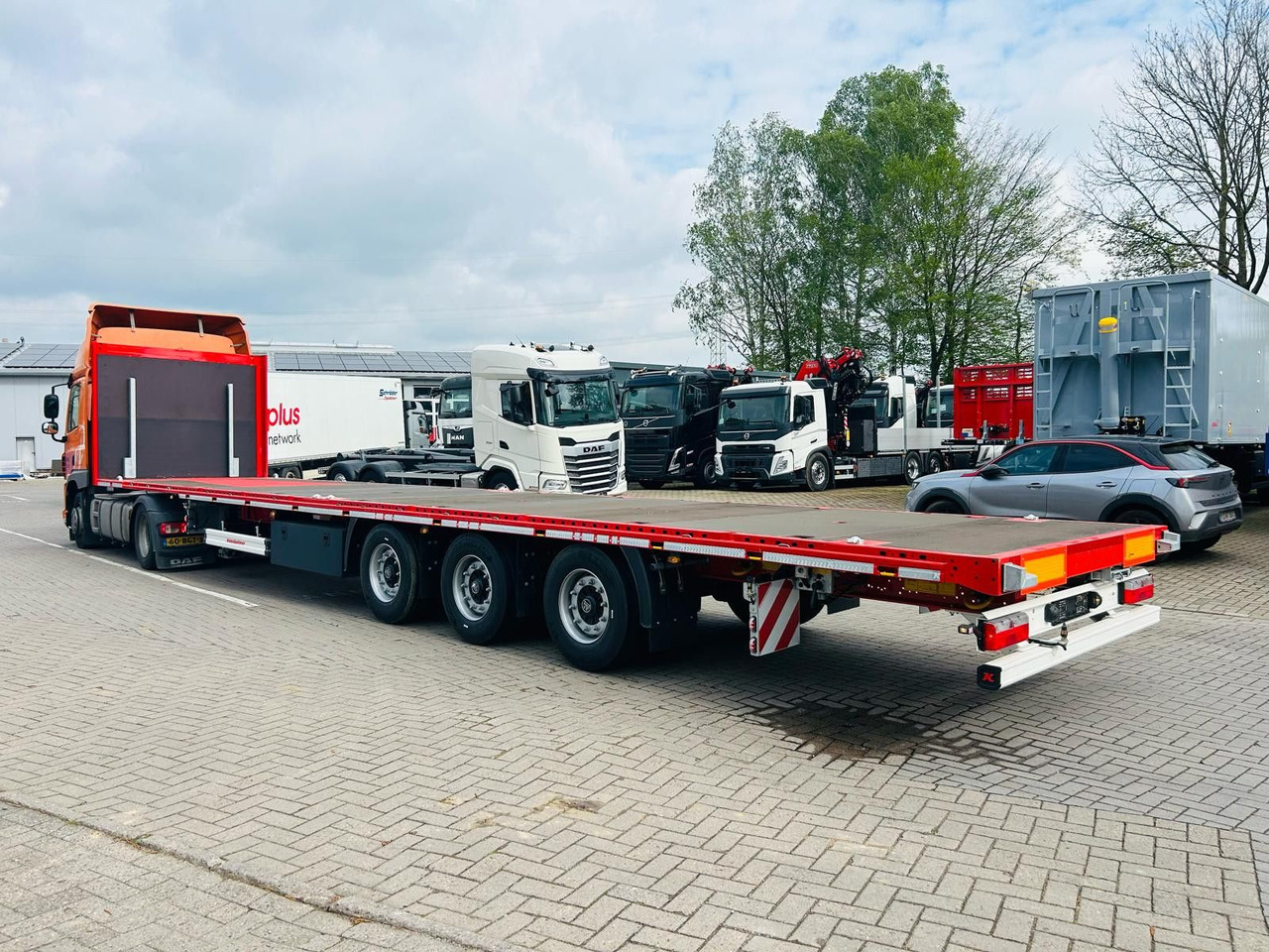 Kässbohrer K.SFS M Mega Plattform Auflieger Sofort Verfügba - Semirremolque plataforma/ Caja abierta: foto 3 Kässbohrer K.SFS M Mega Plattform Auflieger Sofort Verfügba - Semirremolque plataforma/ Caja abierta: foto 3