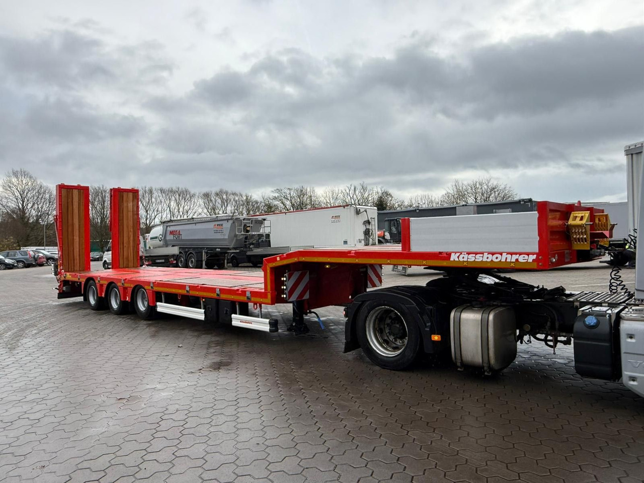 Kässbohrer K.SLS 3 / 0N 18/30 Tieflader mit hydr. Rampen - Semirremolque góndola rebajadas: foto 4 Kässbohrer K.SLS 3 / 0N 18/30 Tieflader mit hydr. Rampen - Semirremolque góndola rebajadas: foto 4