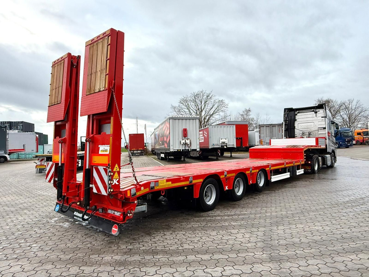 Kässbohrer K.SLS 3 / 0N 18/30 Tieflader mit hydr. Rampen - Semirremolque góndola rebajadas: foto 2 Kässbohrer K.SLS 3 / 0N 18/30 Tieflader mit hydr. Rampen - Semirremolque góndola rebajadas: foto 2