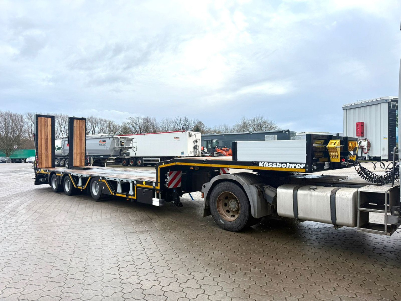 Kässbohrer SLAR3 Tele Tiefbett Radmulden metallisiert - Semirremolque góndola rebajadas: foto 4 Kässbohrer SLAR3 Tele Tiefbett Radmulden metallisiert - Semirremolque góndola rebajadas: foto 4