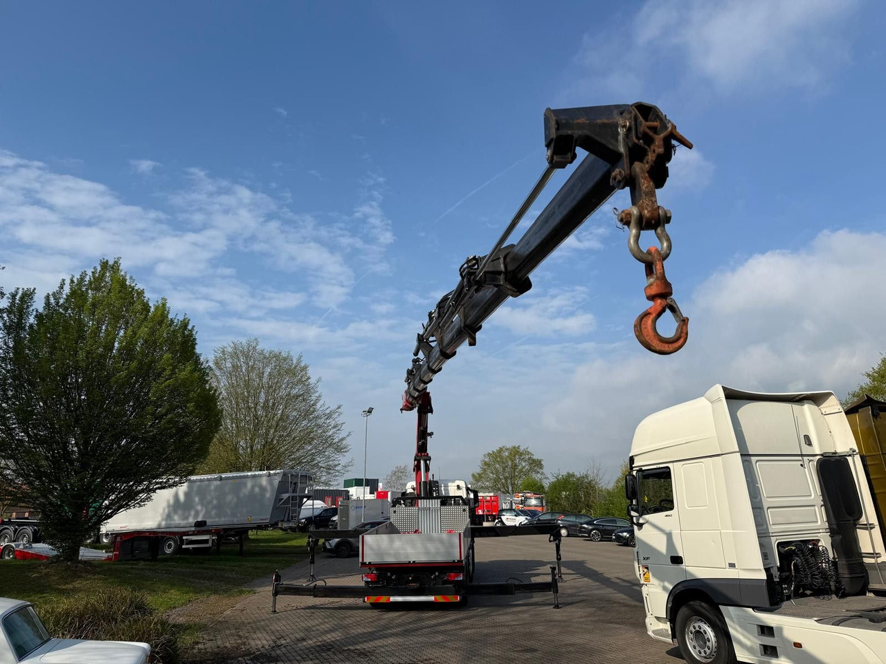MAN 35.520 8x4 mit Kran Fassi F800 RA2.28 - Camión grúa: foto 4 MAN 35.520 8x4 mit Kran Fassi F800 RA2.28 - Camión grúa: foto 4