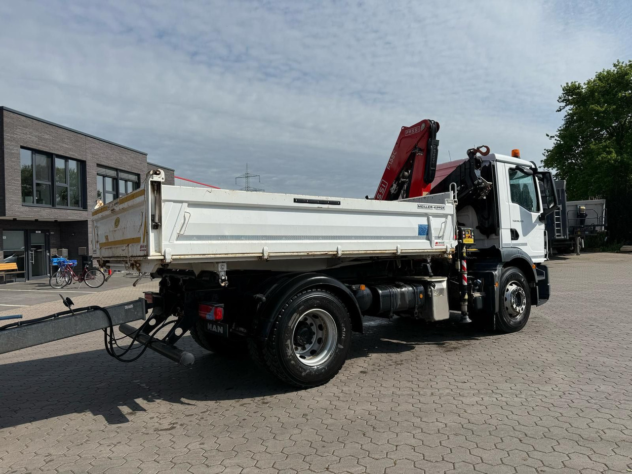 MAN TGM 18.320 4x2 BB Kran Fassi F135 Kipper Meiller - Camión grúa: foto 3 MAN TGM 18.320 4x2 BB Kran Fassi F135 Kipper Meiller - Camión grúa: foto 3