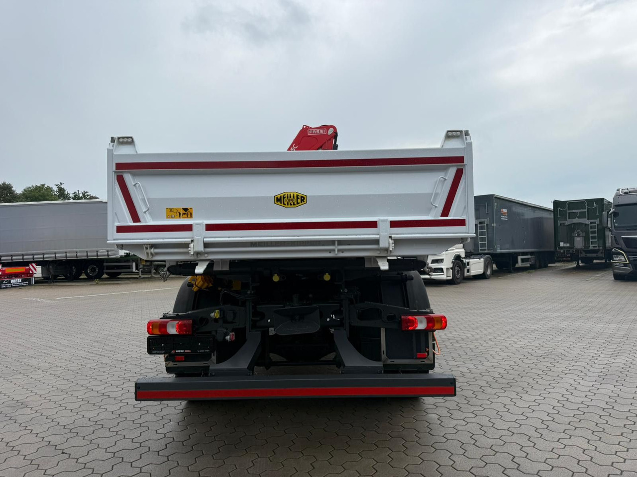 Mercedes-Benz Arocs 1835 4x2 Meiller Fassi F135 Kran Kipper - Camión volquete, Camión grúa: foto 5 Mercedes-Benz Arocs 1835 4x2 Meiller Fassi F135 Kran Kipper - Camión volquete, Camión grúa: foto 5