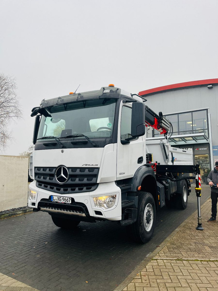 Mercedes-Benz Arocs 1835 4x4 Meiller Fassi F135 Kran Kipper - Camión volquete, Camión grúa: foto 5 Mercedes-Benz Arocs 1835 4x4 Meiller Fassi F135 Kran Kipper - Camión volquete, Camión grúa: foto 5