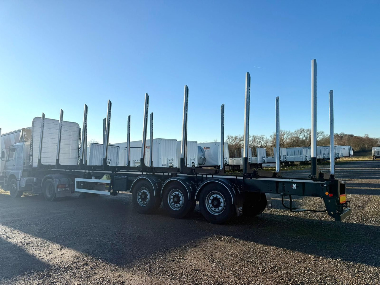 PAVIC Holzauflieger mit Schemel und Rungen - Semirremolque maderero: foto 3 PAVIC Holzauflieger mit Schemel und Rungen - Semirremolque maderero: foto 3
