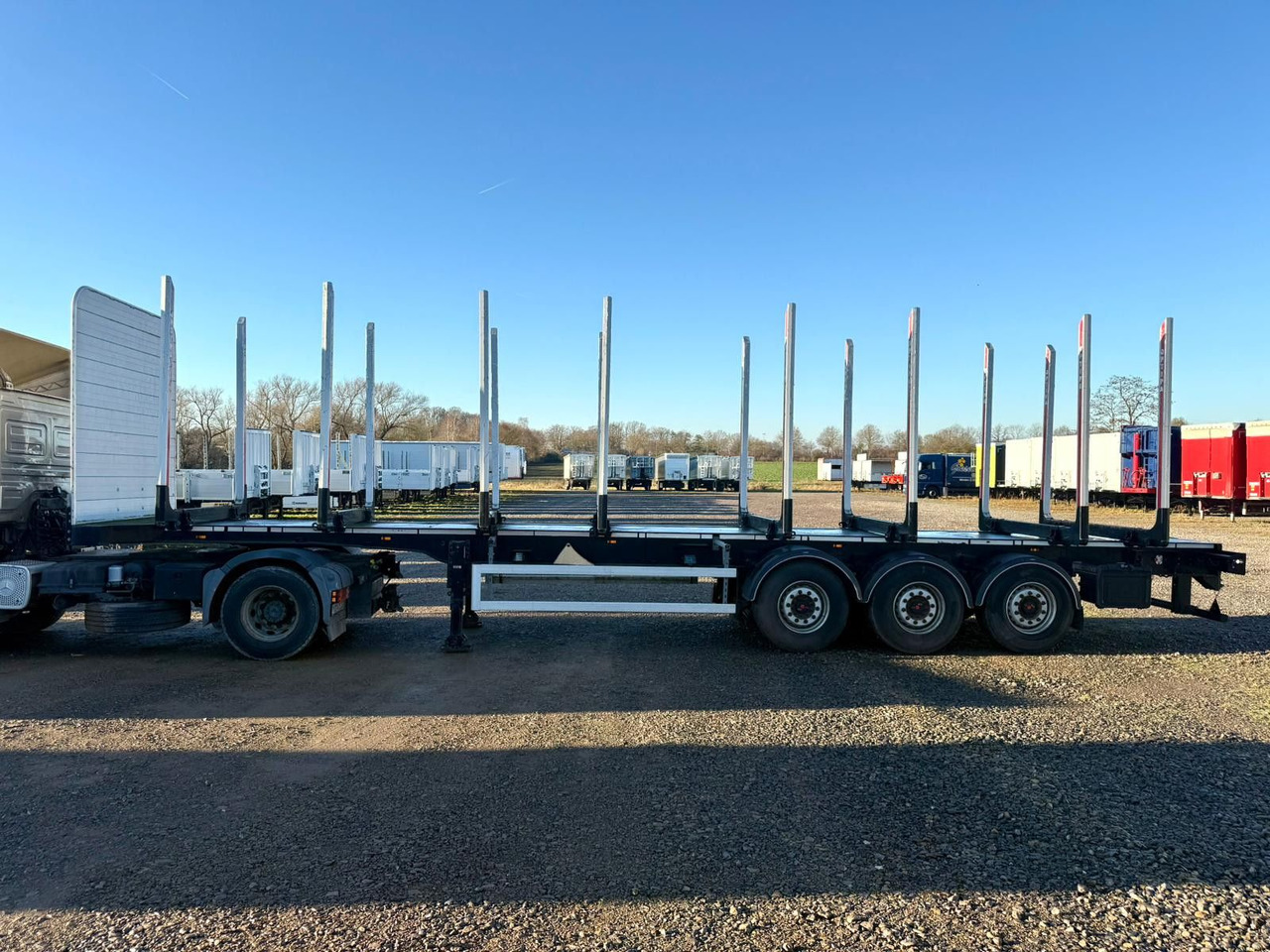 PAVIC Holzauflieger mit Schemel und Rungen - Semirremolque maderero: foto 5 PAVIC Holzauflieger mit Schemel und Rungen - Semirremolque maderero: foto 5