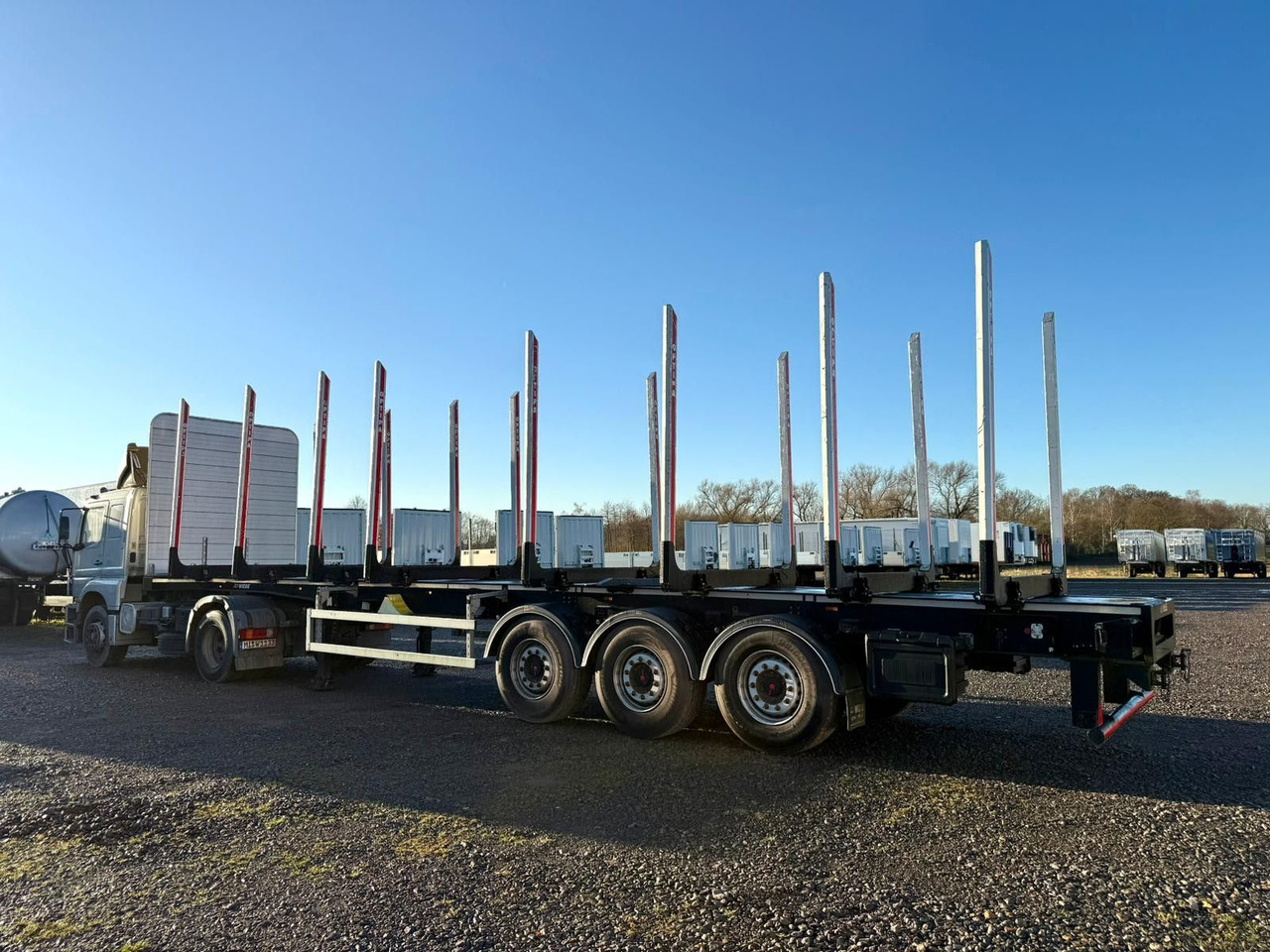 PAVIC Holzauflieger mit Schemel und Rungen - Semirremolque maderero: foto 3 PAVIC Holzauflieger mit Schemel und Rungen - Semirremolque maderero: foto 3