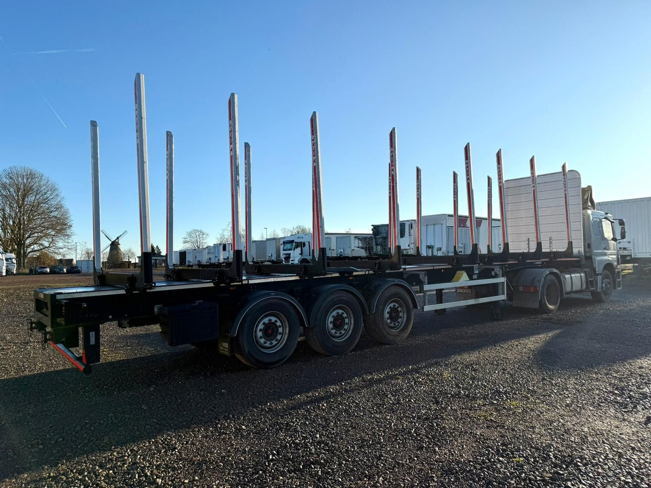 PAVIC Holzauflieger mit Schemel und Rungen - Semirremolque maderero: foto 4 PAVIC Holzauflieger mit Schemel und Rungen - Semirremolque maderero: foto 4