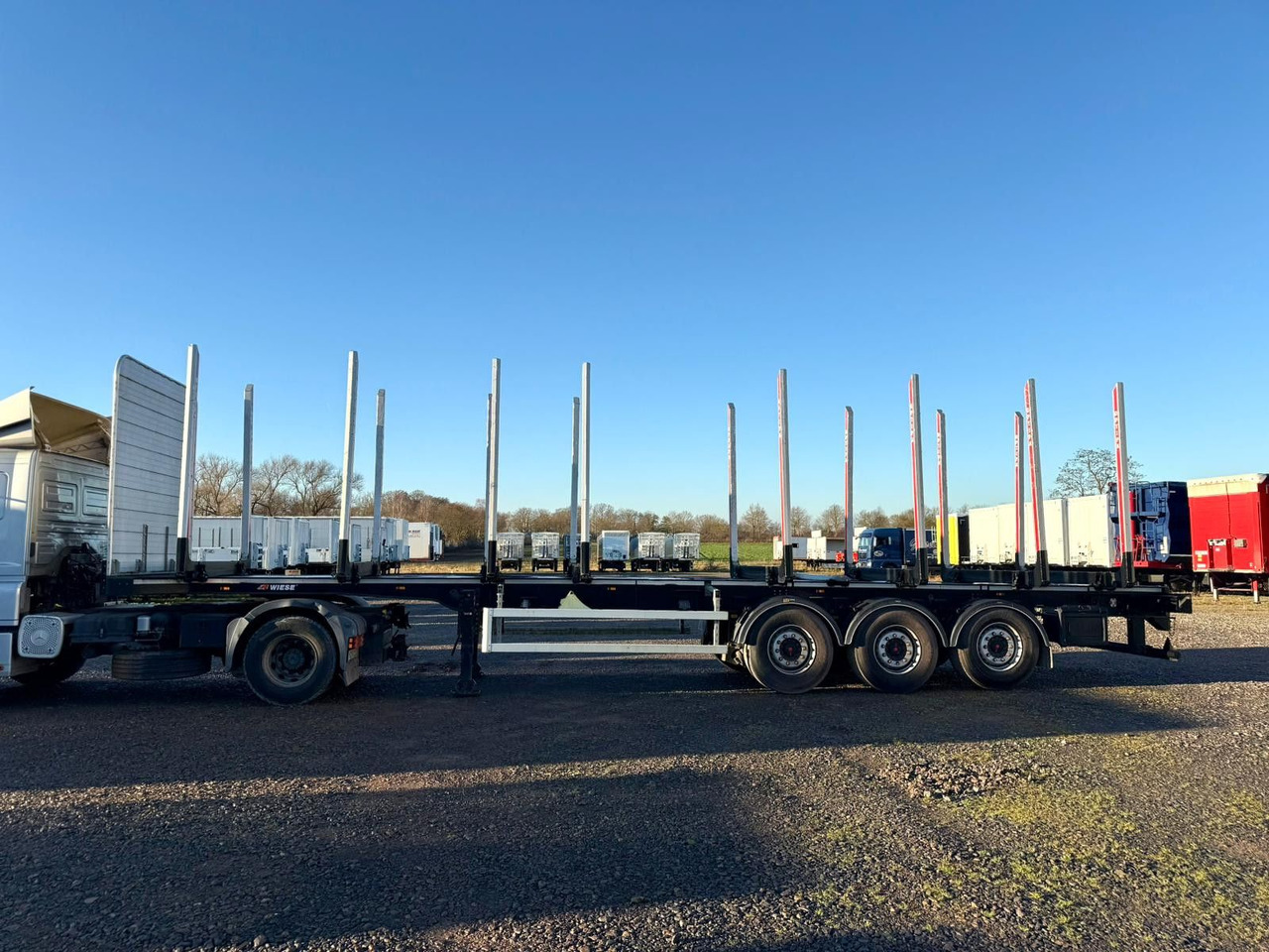 PAVIC Holzauflieger mit Schemel und Rungen - Semirremolque maderero: foto 3 PAVIC Holzauflieger mit Schemel und Rungen - Semirremolque maderero: foto 3