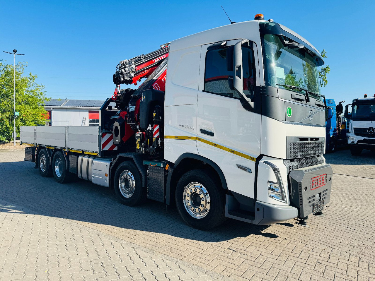 Volvo FH 500 8x2 mit F710RA.2.27 L426 und V20 Winde - Camión grúa: foto 2 Volvo FH 500 8x2 mit F710RA.2.27 L426 und V20 Winde - Camión grúa: foto 2