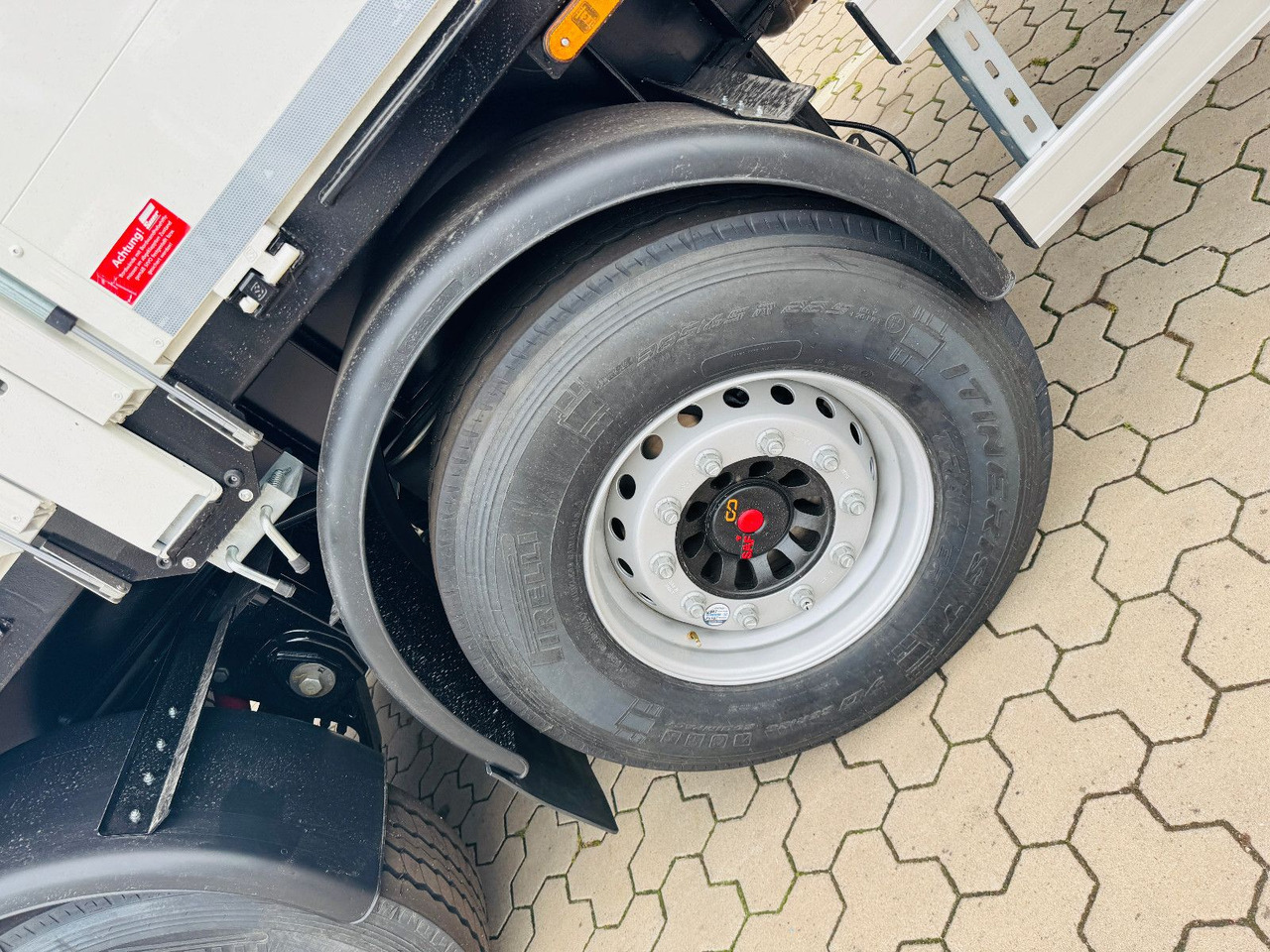 Wiese Baustoffauflieger - Heckkran Kran Fassi - Semirremolque plataforma/ Caja abierta: foto 3 Wiese Baustoffauflieger - Heckkran Kran Fassi - Semirremolque plataforma/ Caja abierta: foto 3
