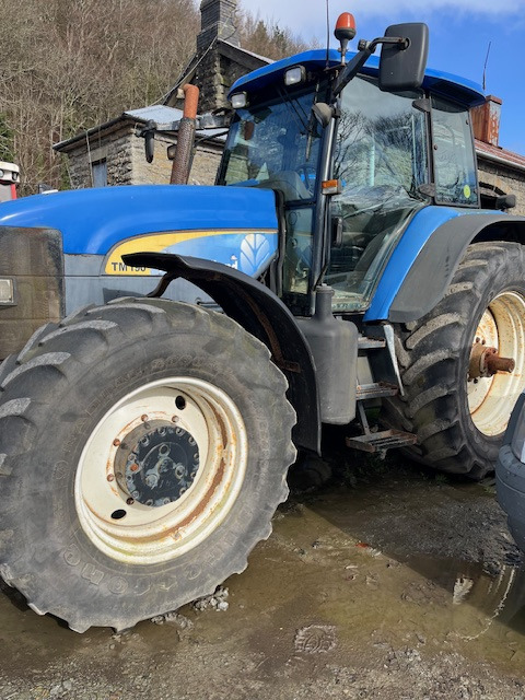 New Holland TM190 - Tractor: foto 1 New Holland TM190 - Tractor: foto 1