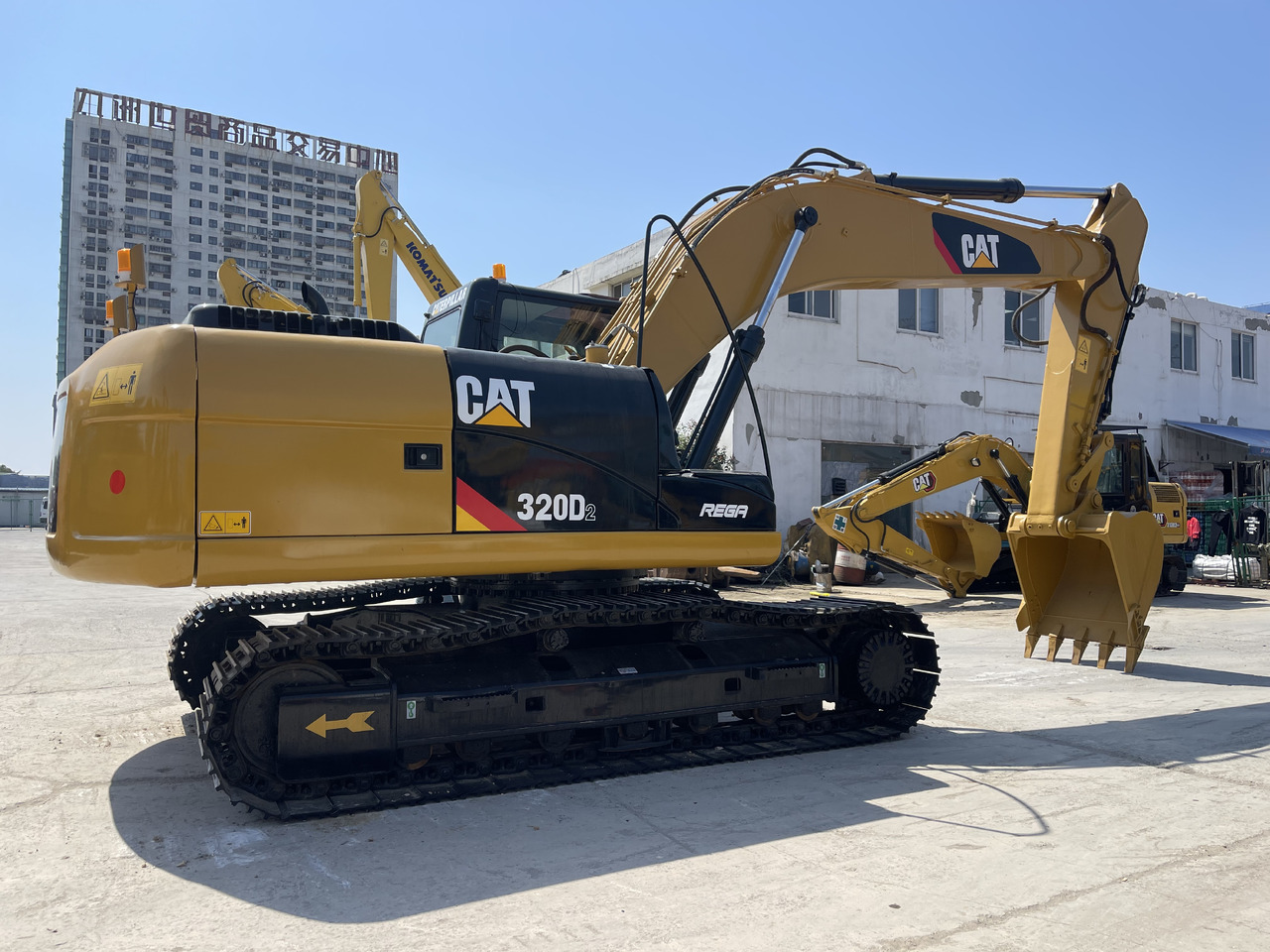 CATERPILLAR 320D2 - Excavadora de cadenas: foto 4 CATERPILLAR 320D2 - Excavadora de cadenas: foto 4