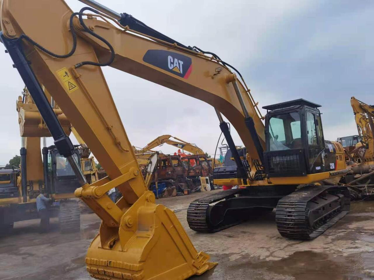 CATERPILLAR 329D - Excavadora de cadenas: foto 1 CATERPILLAR 329D - Excavadora de cadenas: foto 1