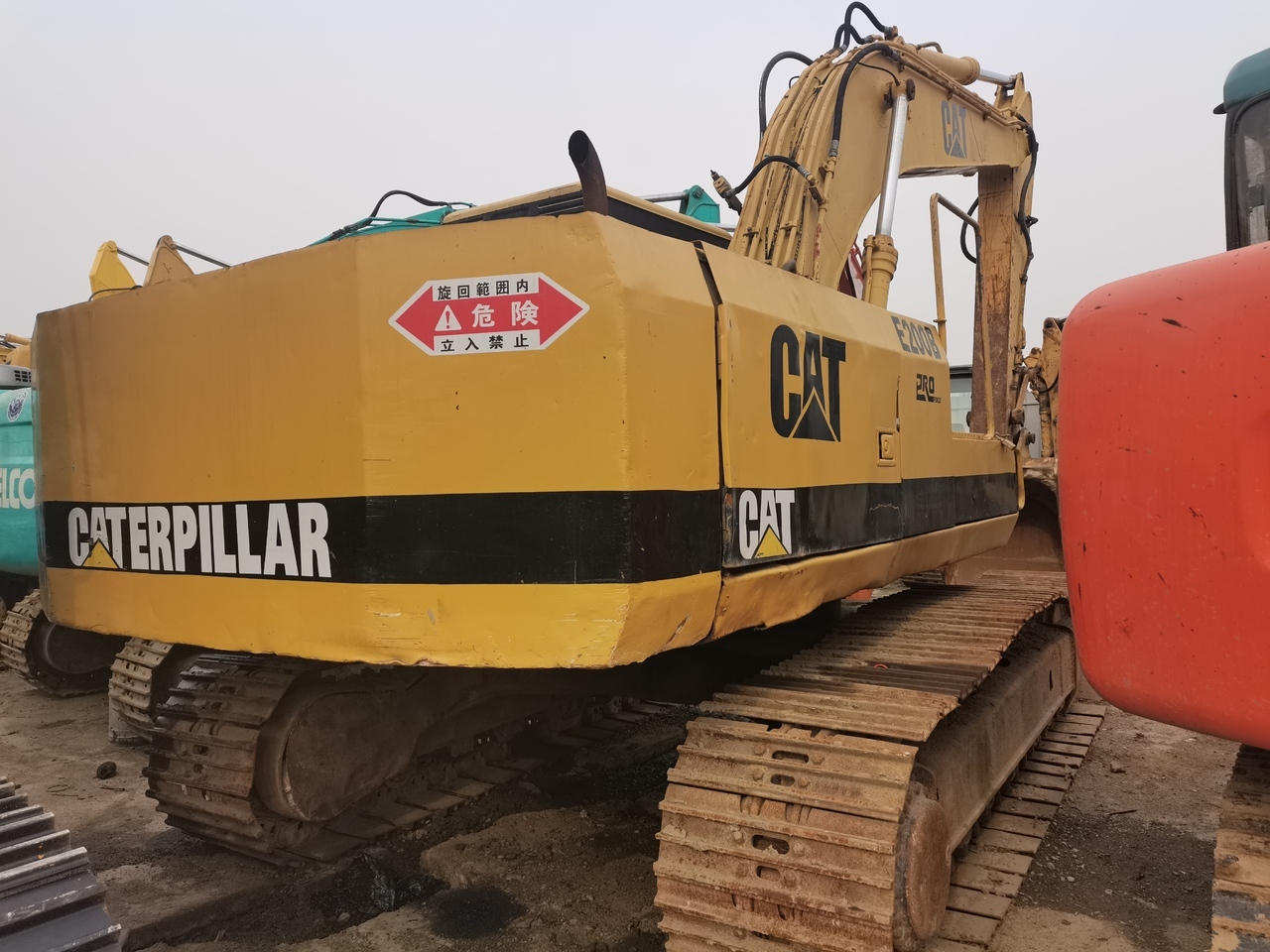 CATERPILLAR CAT-E200 - Excavadora de cadenas: foto 1 CATERPILLAR CAT-E200 - Excavadora de cadenas: foto 1