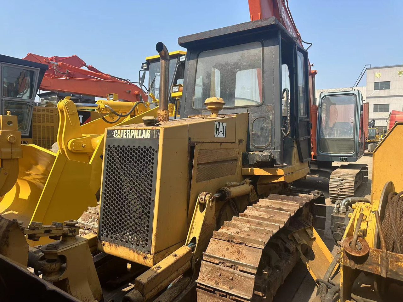 CATERPILLAR D4C - Bulldozer: foto 3 CATERPILLAR D4C - Bulldozer: foto 3