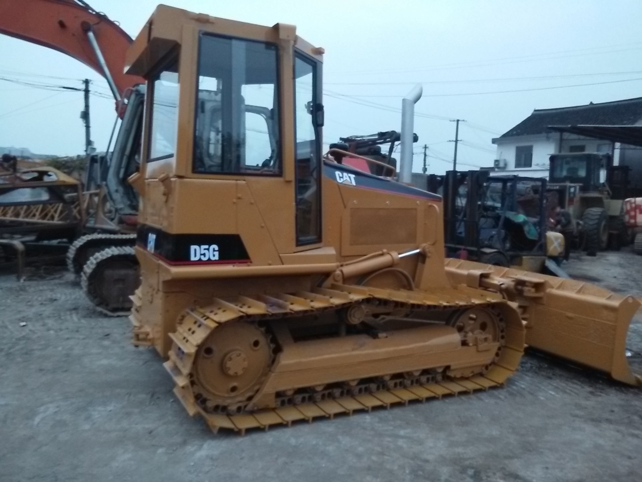 CATERPILLAR D5G - Bulldozer: foto 1 CATERPILLAR D5G - Bulldozer: foto 1