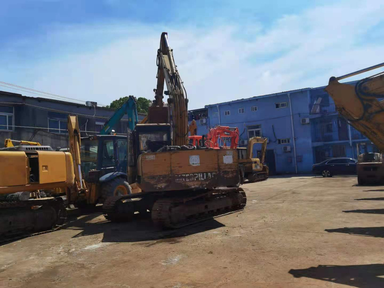 CATERPILLAR E120B - Excavadora: foto 4 CATERPILLAR E120B - Excavadora: foto 4