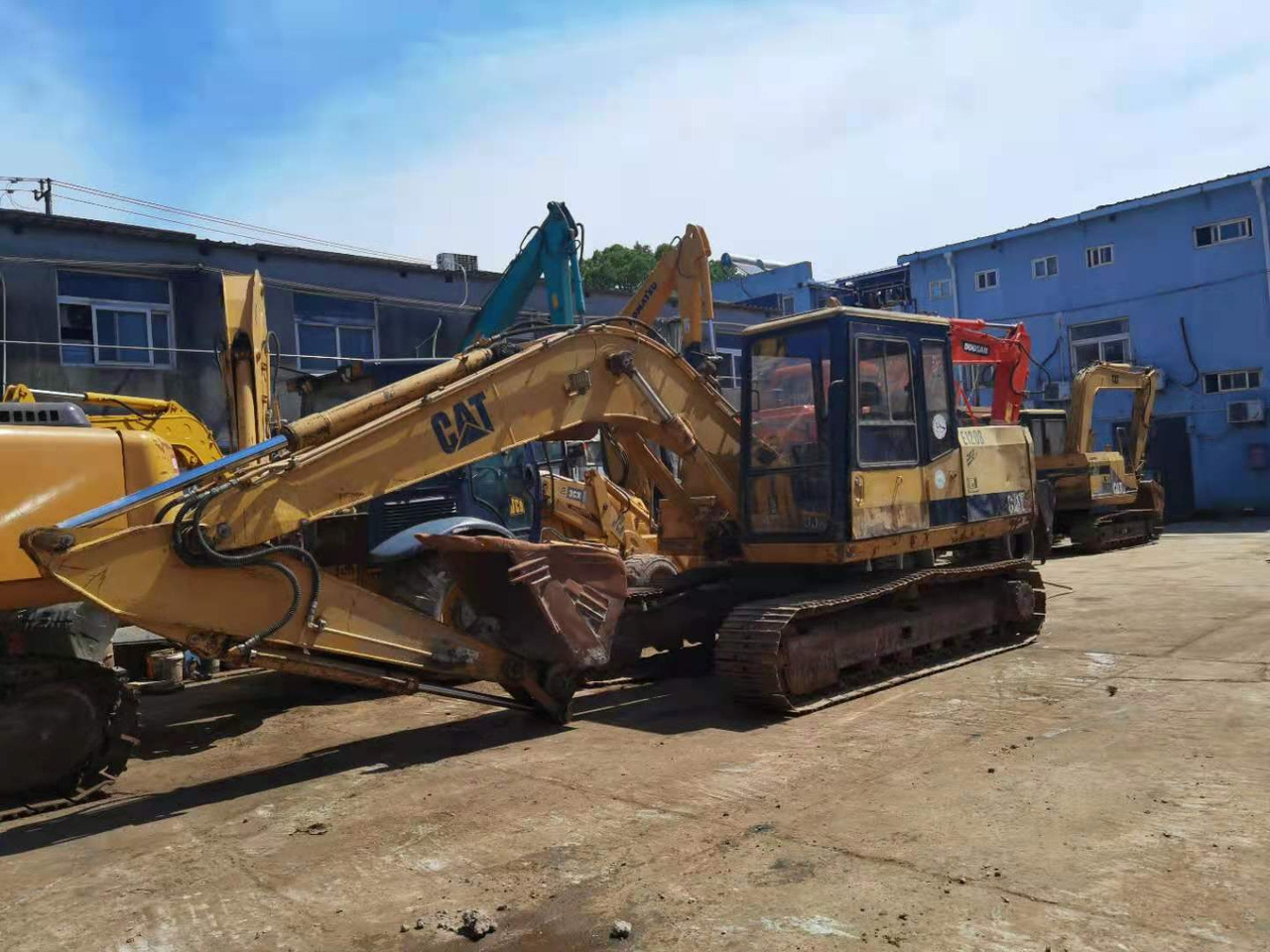 CATERPILLAR E120B - Excavadora: foto 2 CATERPILLAR E120B - Excavadora: foto 2