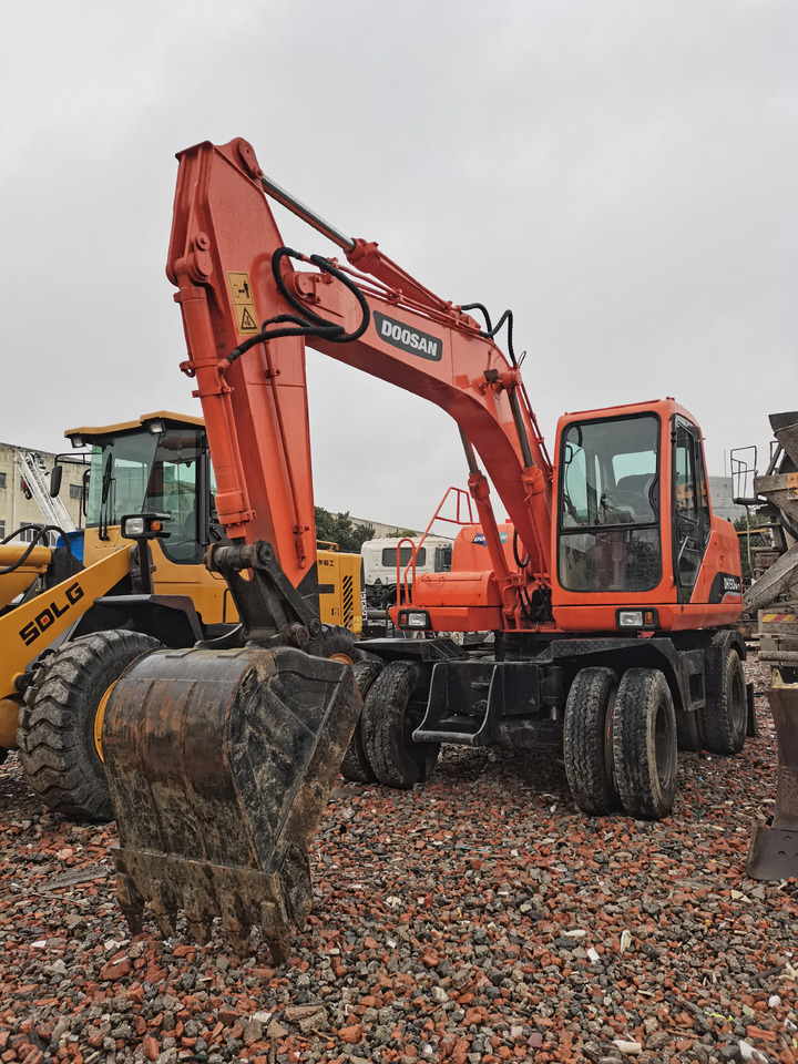 DOOSAN DH150W-7 - Excavadora de ruedas: foto 2 DOOSAN DH150W-7 - Excavadora de ruedas: foto 2