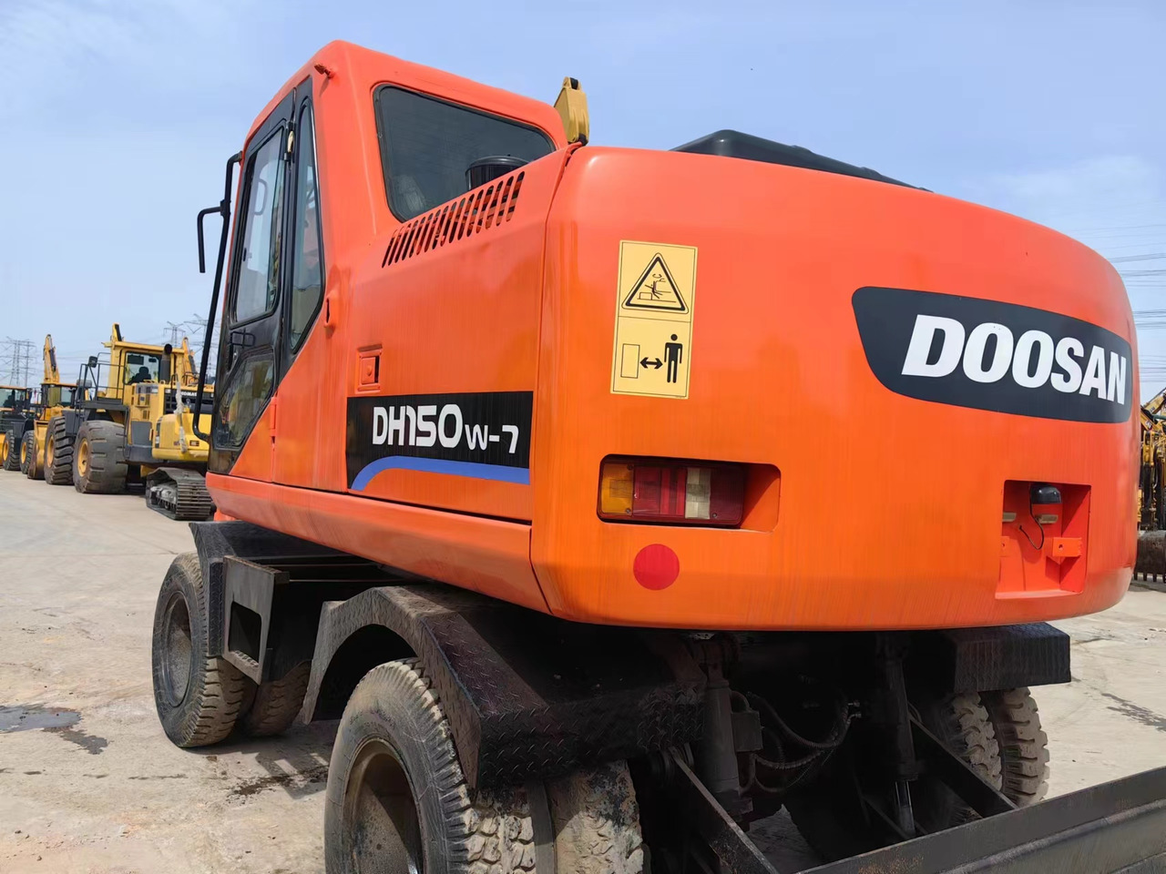 DOOSAN DH150W-7 - Excavadora de ruedas: foto 4 DOOSAN DH150W-7 - Excavadora de ruedas: foto 4