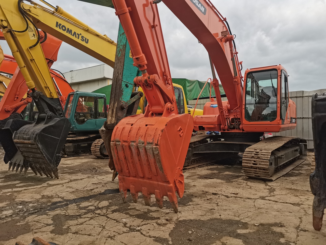 DOOSAN DH225LC-7 - Excavadora de cadenas: foto 3 DOOSAN DH225LC-7 - Excavadora de cadenas: foto 3