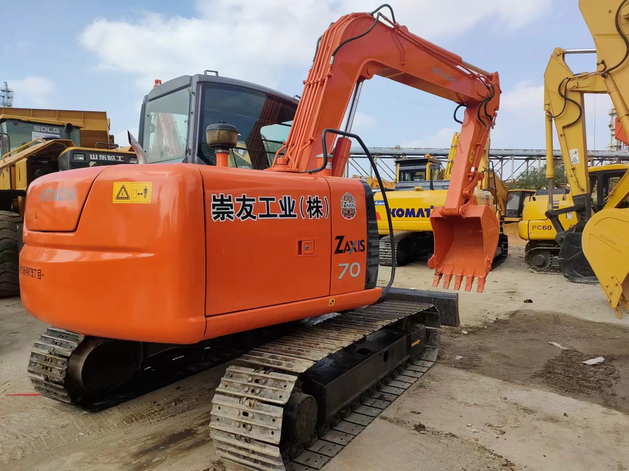 HITACHI ZX200-3G - Excavadora de cadenas: foto 2 HITACHI ZX200-3G - Excavadora de cadenas: foto 2