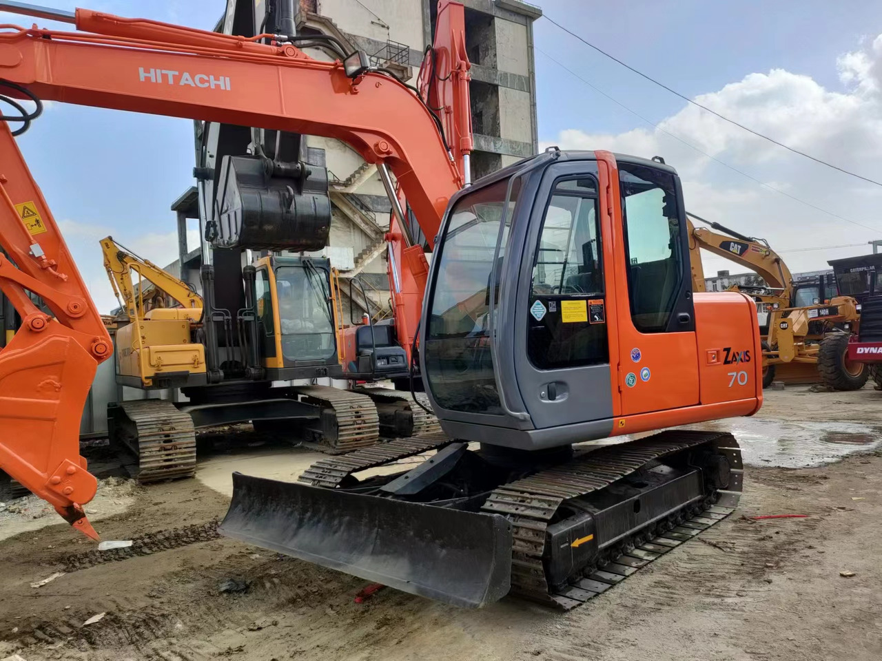 HITACHI ZX200-3G - Excavadora de cadenas: foto 4 HITACHI ZX200-3G - Excavadora de cadenas: foto 4