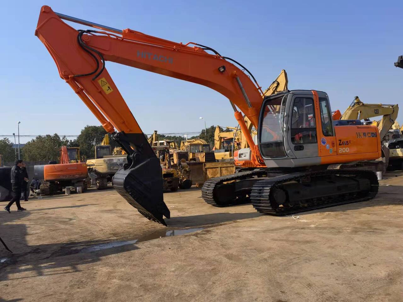HITACHI ZX200-6 - Excavadora de cadenas: foto 2 HITACHI ZX200-6 - Excavadora de cadenas: foto 2