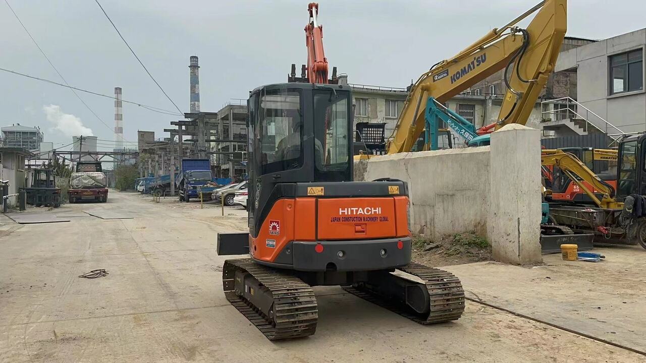 HITACHI ZX50U-2 - Miniexcavadora: foto 2 HITACHI ZX50U-2 - Miniexcavadora: foto 2