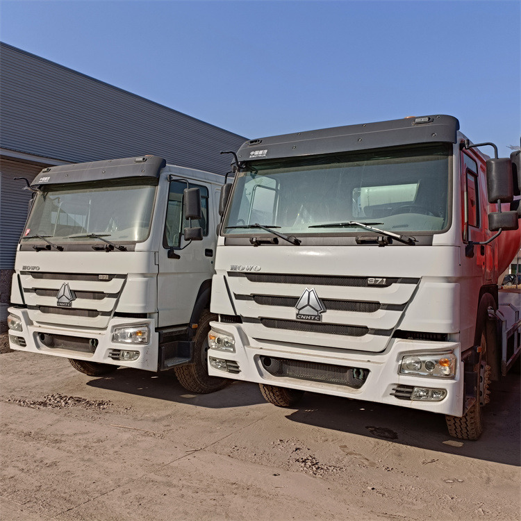 HOWO HOWO-mixer pump truck - Camión hormigonera con bomba: foto 4 HOWO HOWO-mixer pump truck - Camión hormigonera con bomba: foto 4