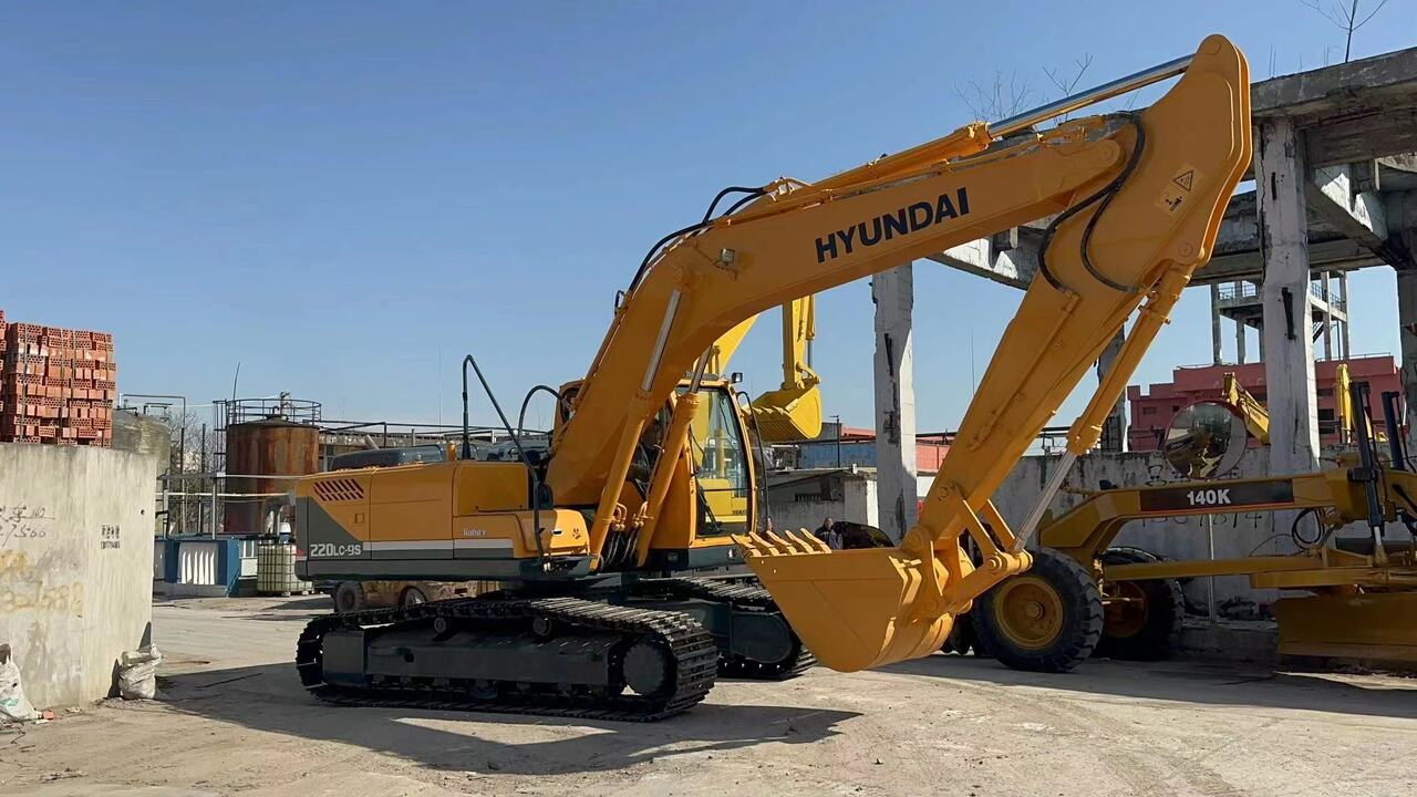 HYUNDAI 220LC-9S - Excavadora de cadenas: foto 3 HYUNDAI 220LC-9S - Excavadora de cadenas: foto 3