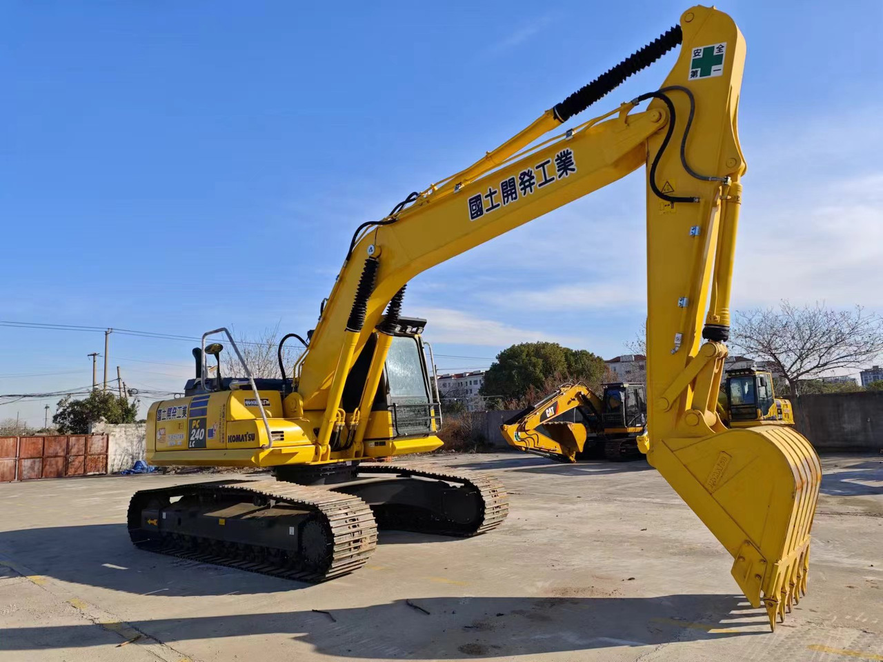 KOMATSU PC240LC-8N1 - Excavadora: foto 2 KOMATSU PC240LC-8N1 - Excavadora: foto 2