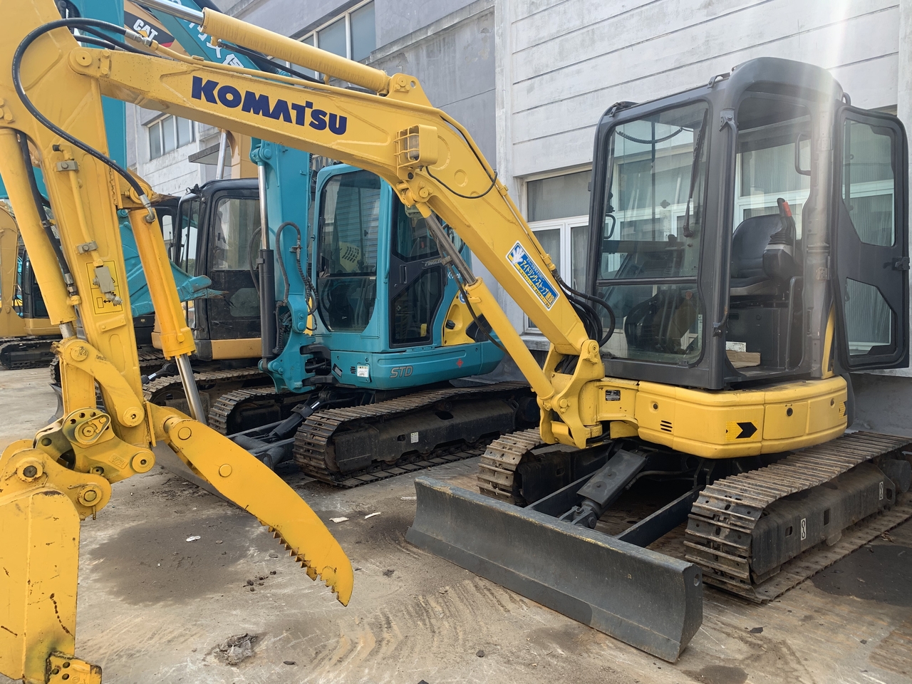 KOMATSU PC35MR - Excavadora de cadenas: foto 2 KOMATSU PC35MR - Excavadora de cadenas: foto 2