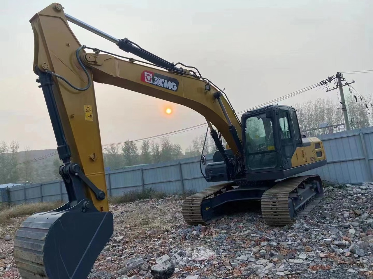XCMG XE215DA - Excavadora de cadenas: foto 1 XCMG XE215DA - Excavadora de cadenas: foto 1