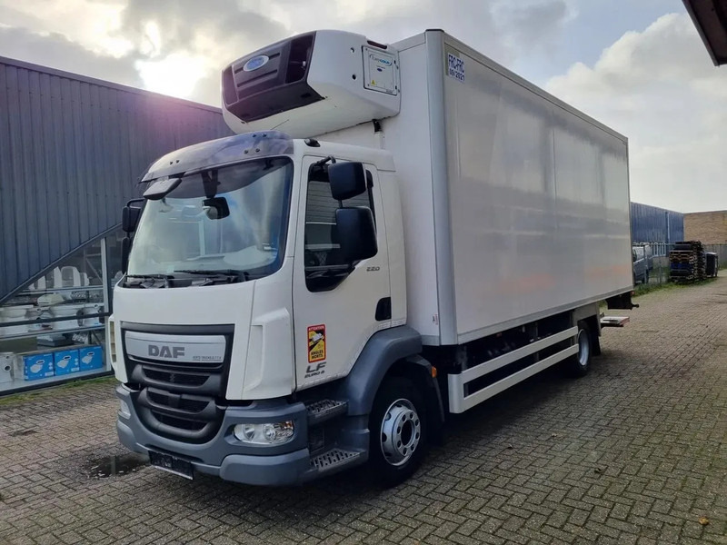 DAF LF 220 Kuhlkoffer/Carrier Supra 850MT / LBW/ EURO 6 / BITEMP - Camión frigorífico: foto 4 DAF LF 220 Kuhlkoffer/Carrier Supra 850MT / LBW/ EURO 6 / BITEMP - Camión frigorífico: foto 4