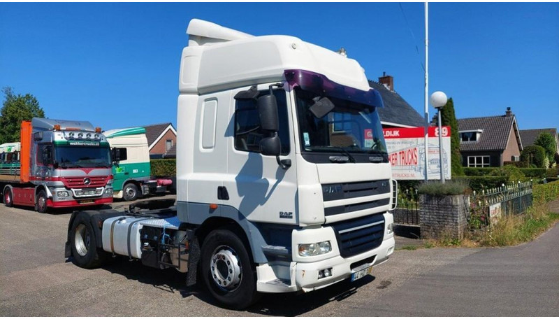 DAF CF 85.410 4x2 MANUAL 410 POWER - Cabeza tractora: foto 2 DAF CF 85.410 4x2 MANUAL 410 POWER - Cabeza tractora: foto 2