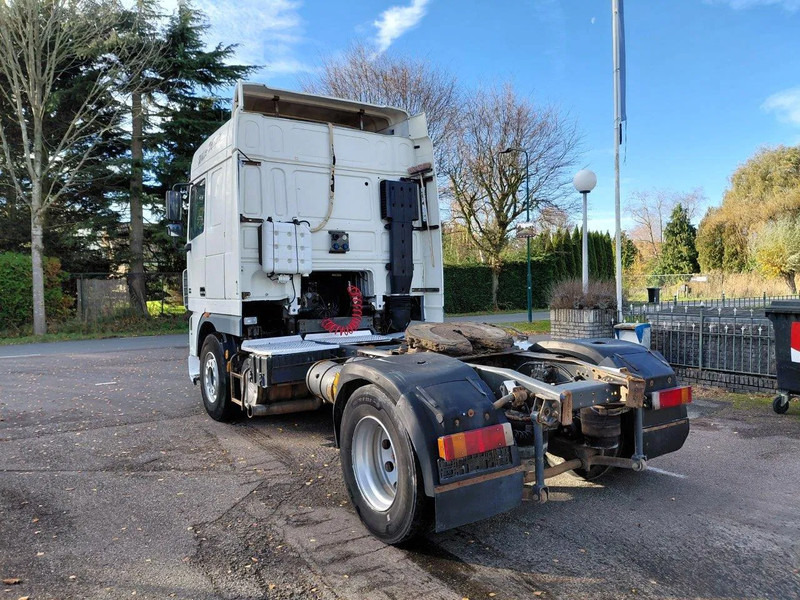 DAF XF 95.430 4x2 MANUAL ZF GEARBOX !! EURO 3 Engine !! - Cabeza tractora: foto 4 DAF XF 95.430 4x2 MANUAL ZF GEARBOX !! EURO 3 Engine !! - Cabeza tractora: foto 4