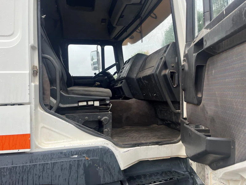 MAN 19.403 F2000 MANUAL ZF BIG AXLE KIPPER HYDRAULIC PTO - Cabeza tractora: foto 5 MAN 19.403 F2000 MANUAL ZF BIG AXLE KIPPER HYDRAULIC PTO - Cabeza tractora: foto 5
