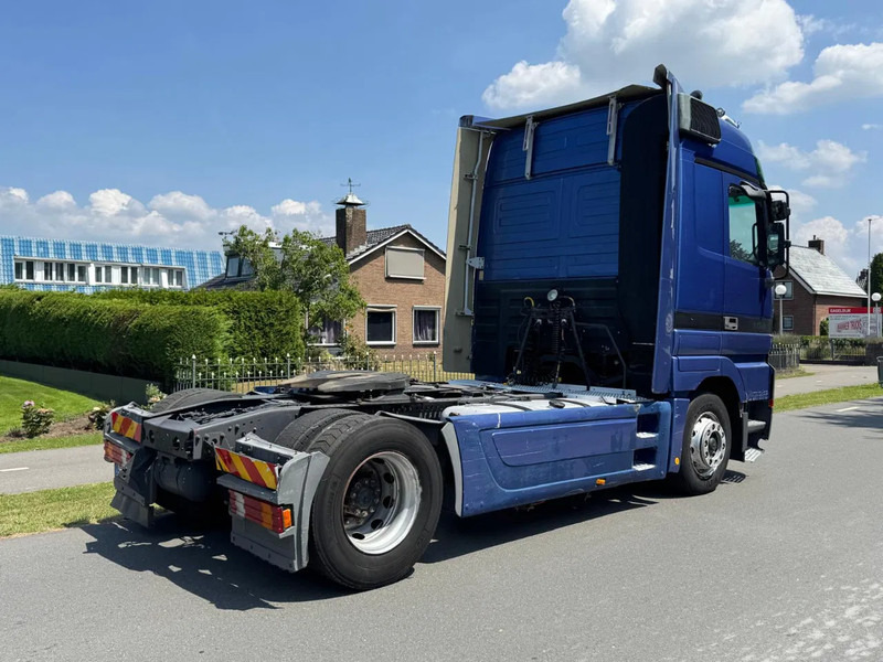 Mercedes-Benz Actros 1848 V8 EPS 3 PEDAL WITH RETARDER AND AIRCO - Cabeza tractora: foto 4 Mercedes-Benz Actros 1848 V8 EPS 3 PEDAL WITH RETARDER AND AIRCO - Cabeza tractora: foto 4