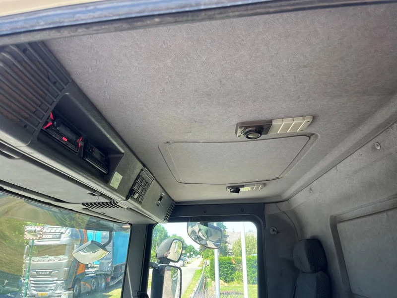 Cabeza tractora Scania P94-300 94 MANUAL GEARBOX AIRCO RETARDER 10-2004: foto 18