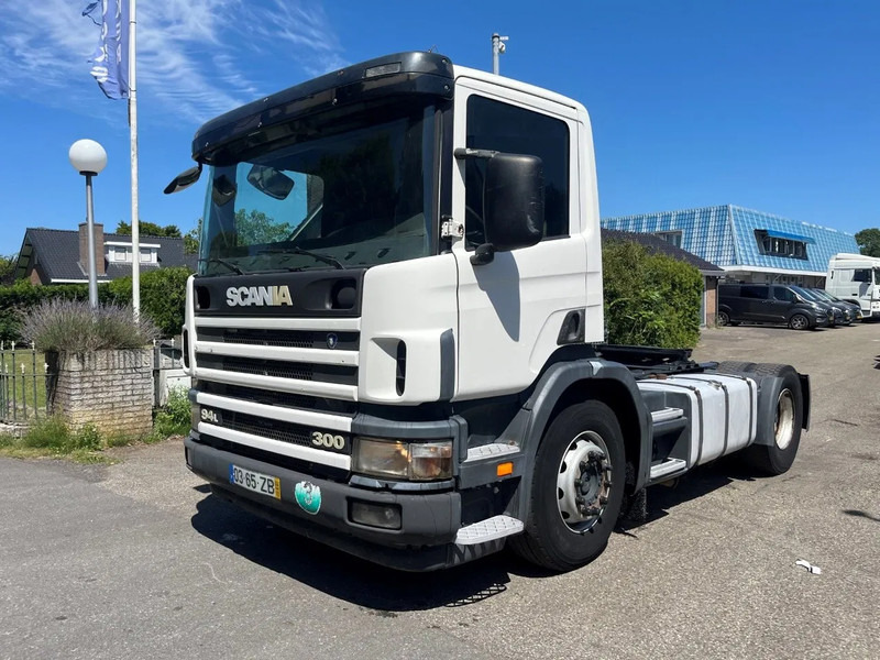 Scania P94-300 94 MANUAL GEARBOX AIRCO RETARDER 10-2004 - Cabeza tractora: foto 1 Scania P94-300 94 MANUAL GEARBOX AIRCO RETARDER 10-2004 - Cabeza tractora: foto 1