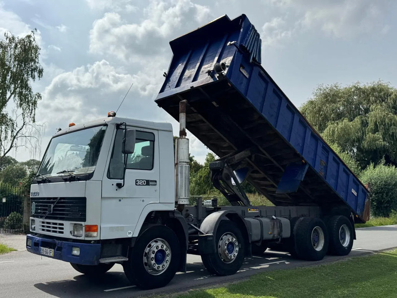 Volvo FL 10.360 8X4 FULL STEEL SPRING MANUAL GEARBOX BIG KIPPER MECHANIC FUEL PUMP - Camión volquete: foto 1 Volvo FL 10.360 8X4 FULL STEEL SPRING MANUAL GEARBOX BIG KIPPER MECHANIC FUEL PUMP - Camión volquete: foto 1