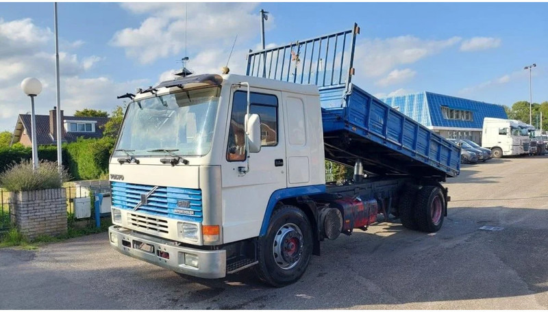 Volvo FL 7 4X2 KIPPER - Camión volquete: foto 1 Volvo FL 7 4X2 KIPPER - Camión volquete: foto 1