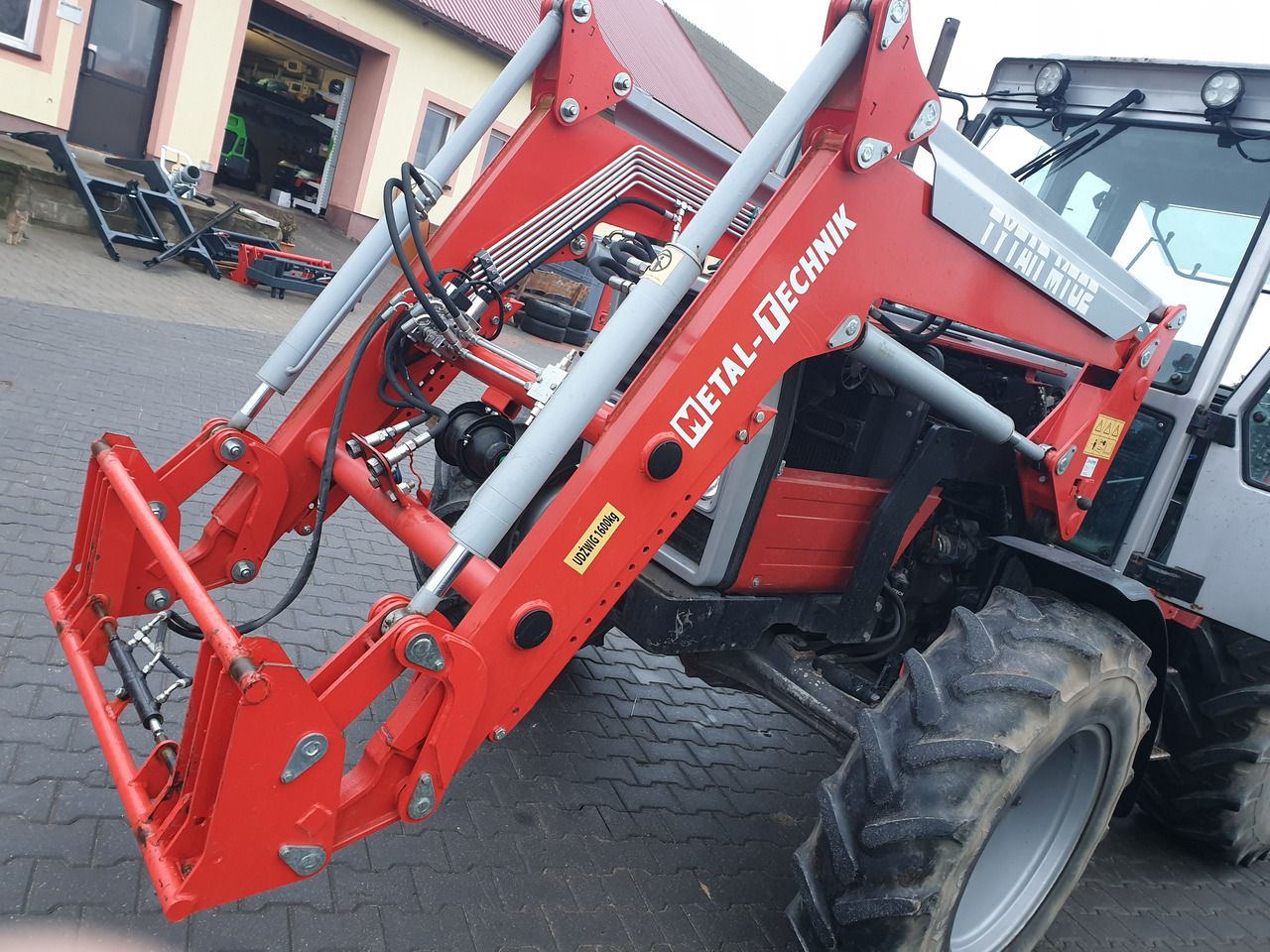 Metal-Technik Ładowacz czołowy do ZETOR 90, 100, 110. - Maquinaria agrícola: foto 1 Metal-Technik Ładowacz czołowy do ZETOR 90, 100, 110. - Maquinaria agrícola: foto 1