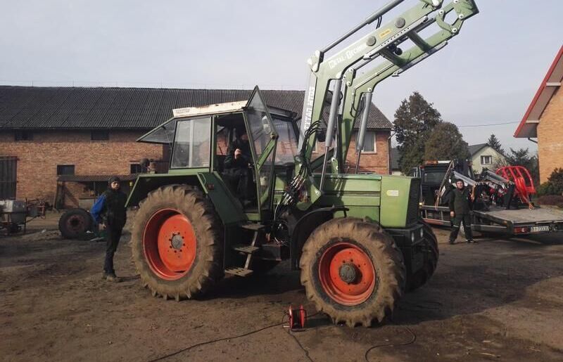 Metal-Technik FENDT 311 - Cargador frontal para tractor: foto 2 Metal-Technik FENDT 311 - Cargador frontal para tractor: foto 2