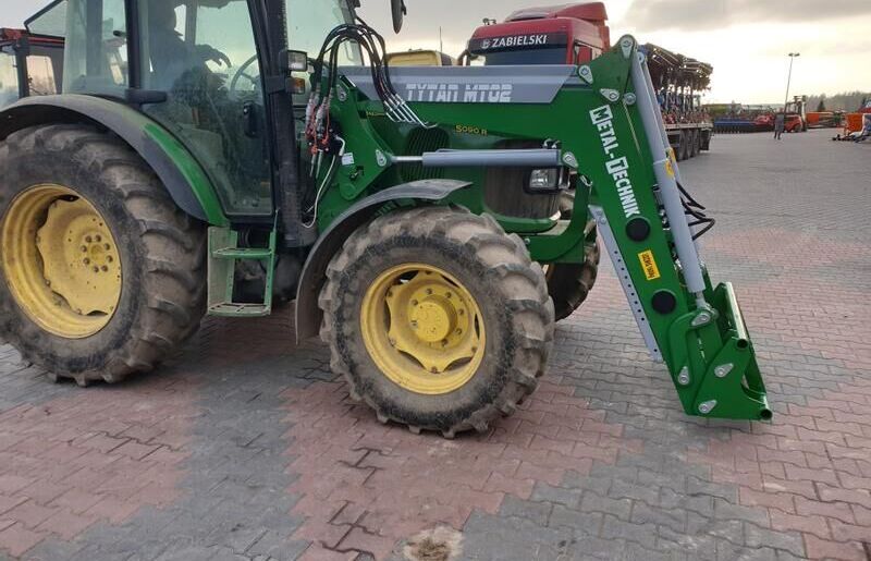 Metal-Technik Frontlader für John Deere 6620 / Ładowacz czołowy do John Deere - Cargador frontal para tractor: foto 2 Metal-Technik Frontlader für John Deere 6620 / Ładowacz czołowy do John Deere - Cargador frontal para tractor: foto 2