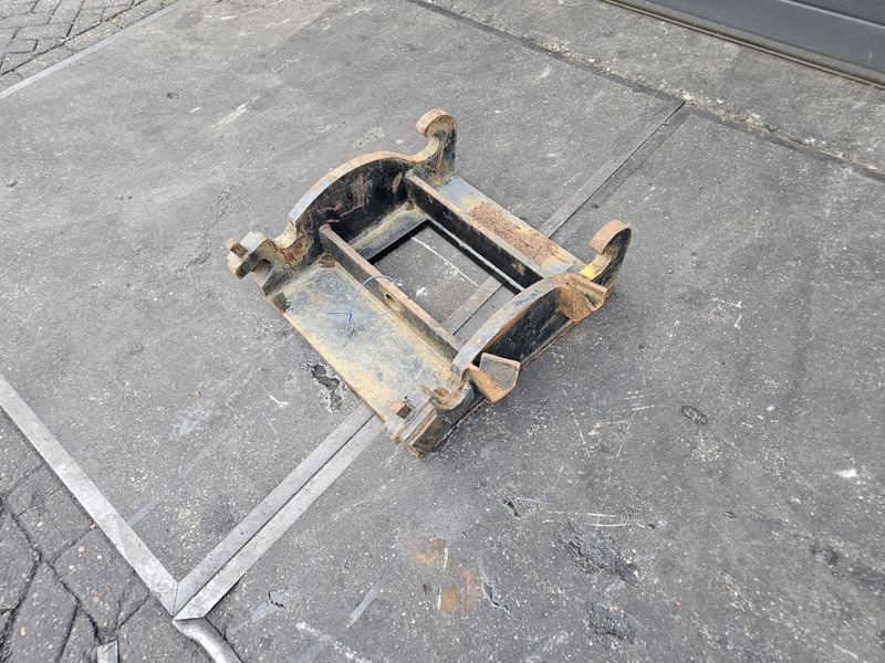 Kopplaat verachtert eurosteel cw 30 cw40 kopplaat adaptorplate - Acoplamiento rápido para Maquinaria de construcción: foto 2 Kopplaat verachtert eurosteel cw 30 cw40 kopplaat adaptorplate - Acoplamiento rápido para Maquinaria de construcción: foto 2